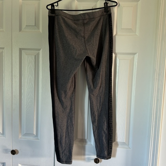 Under Armour Leggings Size L❤️❤️ - Picture 3 of 4